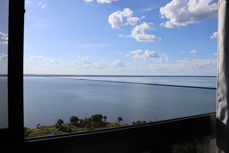 Flat You By Fama | Orla de Palmas com Vista para o Lago