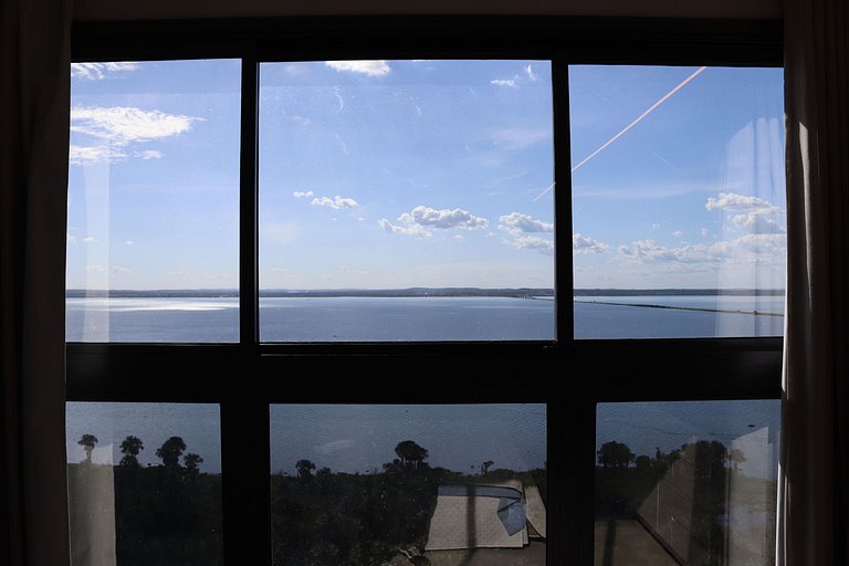 Flat You By Fama | Orla de Palmas com Vista para o Lago