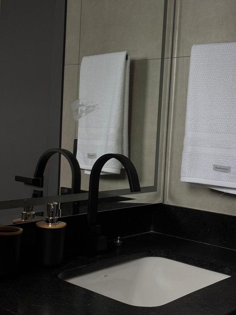 Apto You | Orla de Palmas 2/4 acomoda 5 hóspedes