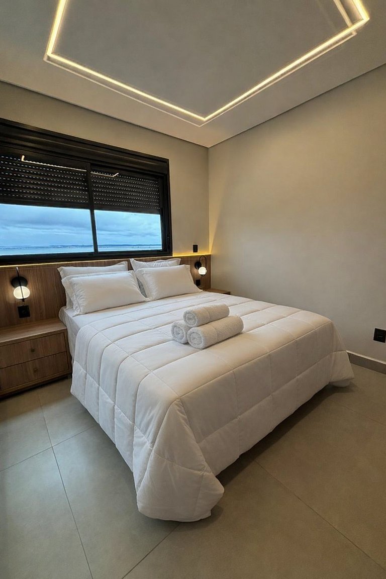 Apto You | Orla de Palmas 2/4 acomoda 5 hóspedes