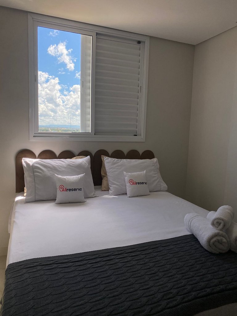 Apto com Vista Incrível para o Lago | Andar Alto