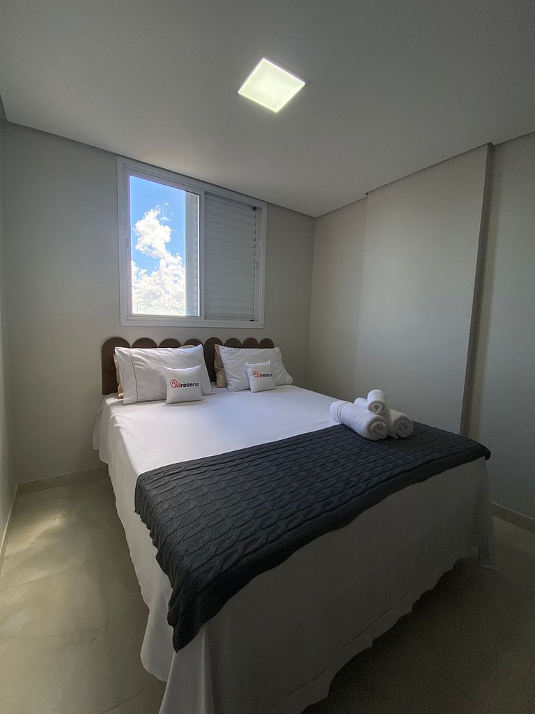 Apto com Vista Incrível para o Lago | Andar Alto