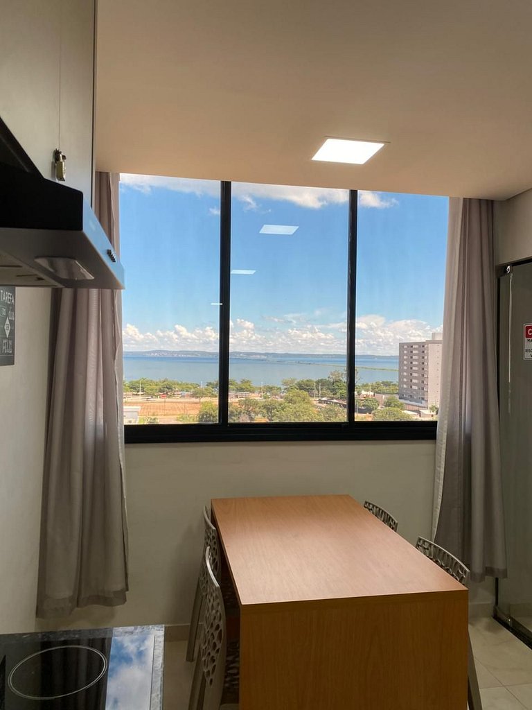 Apto com Vista Incrível para o Lago | Andar Alto