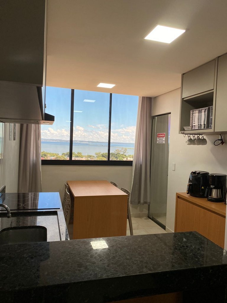 Apto com Vista Incrível para o Lago | Andar Alto