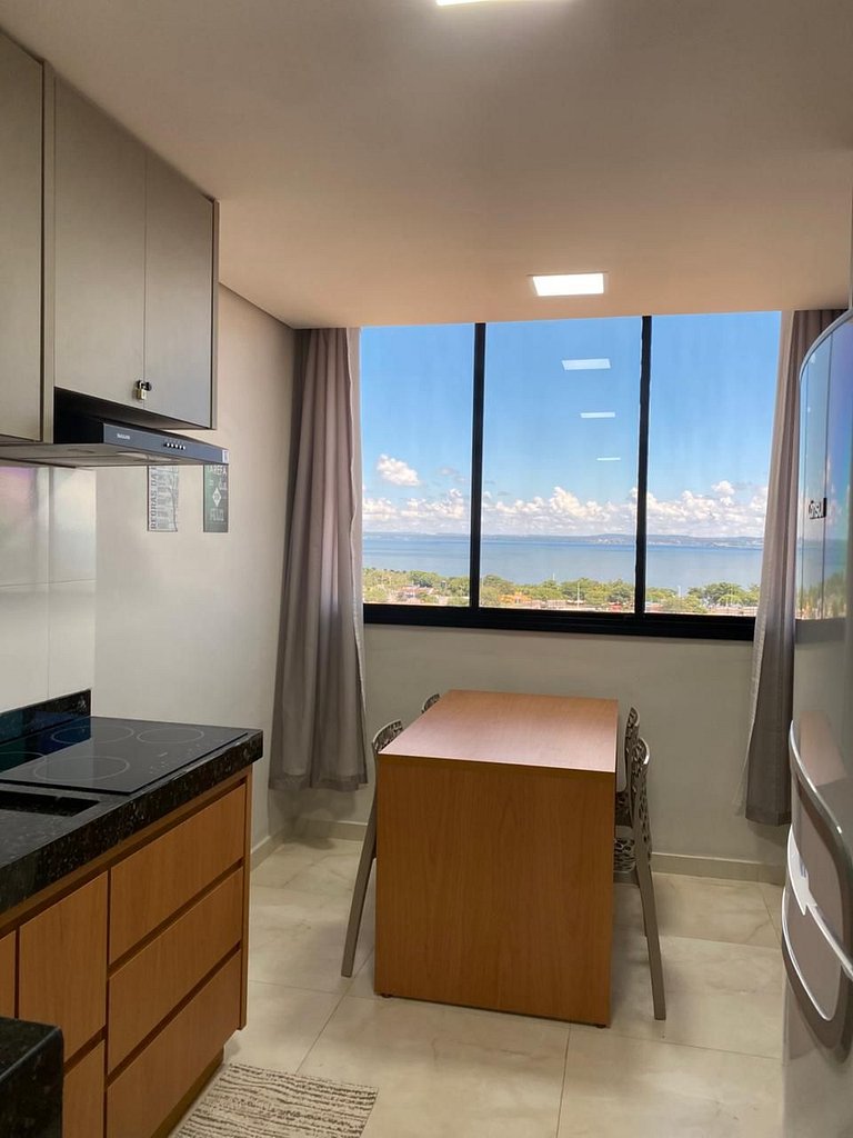 Apto com Vista Incrível para o Lago | Andar Alto