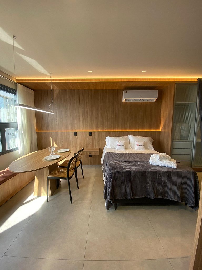 Studio moderno com design sofisticado