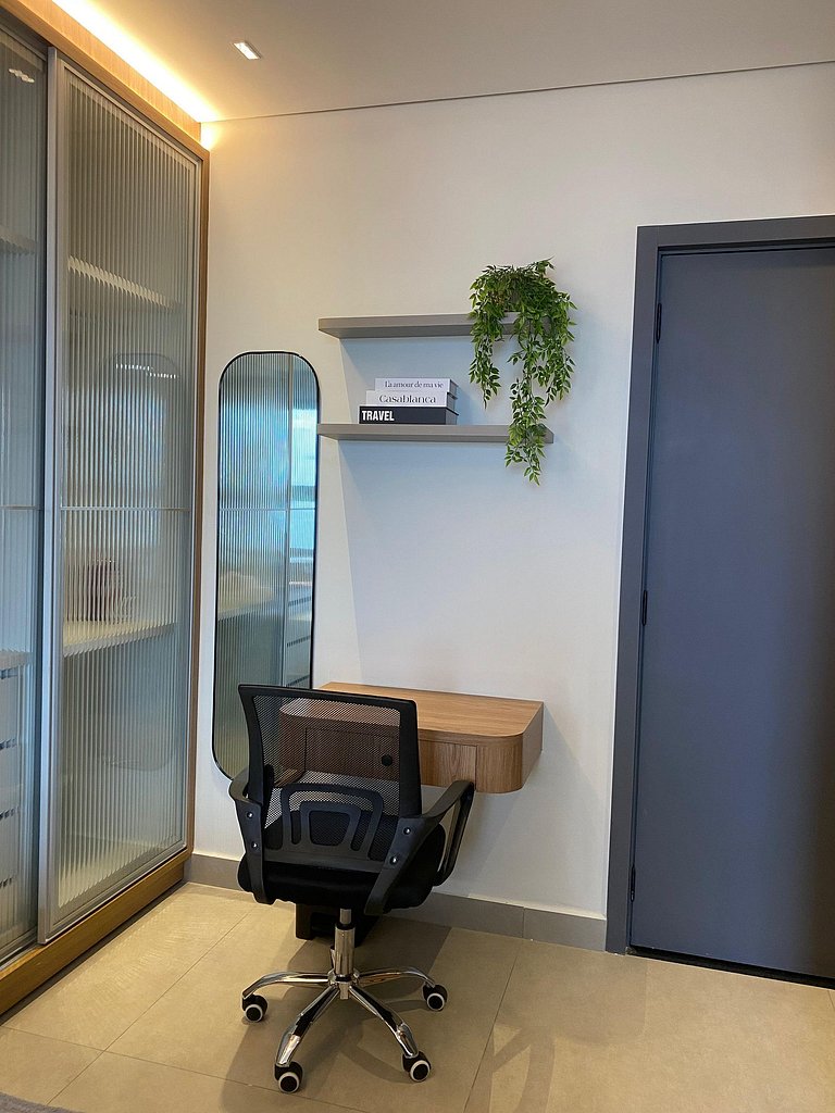Studio moderno com design sofisticado