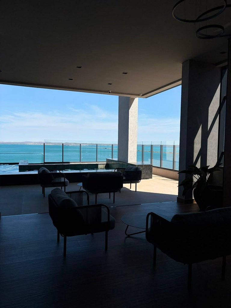 Lago Imperial | You By Fama