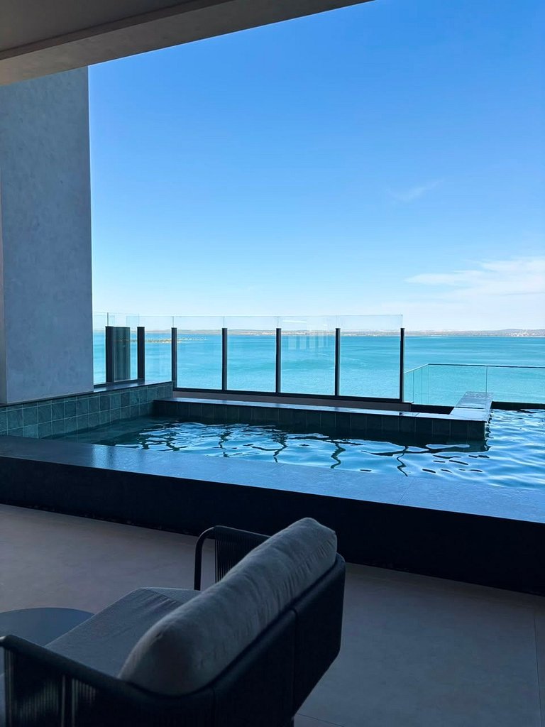 Lago Imperial | You By Fama