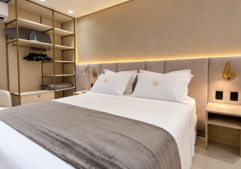 Lago Imperial | You By Fama