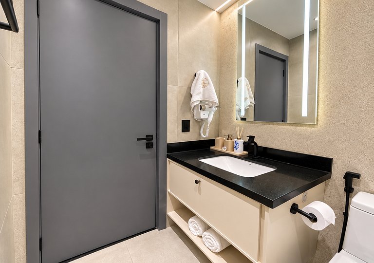 Lago Imperial | You By Fama